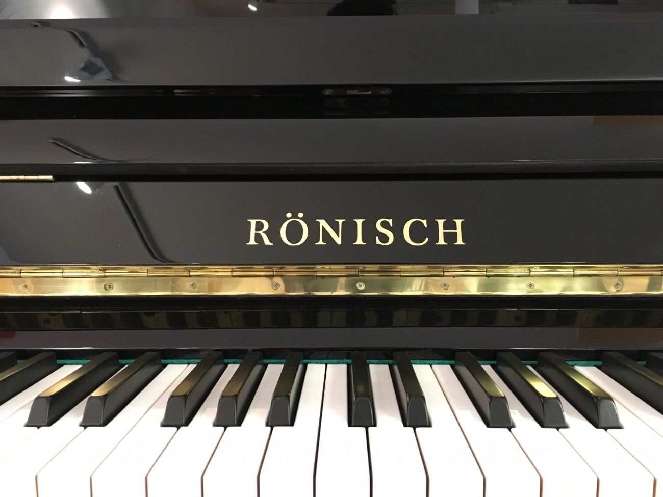 Rönisch 116T schwarz poliert Klavier gebraucht
