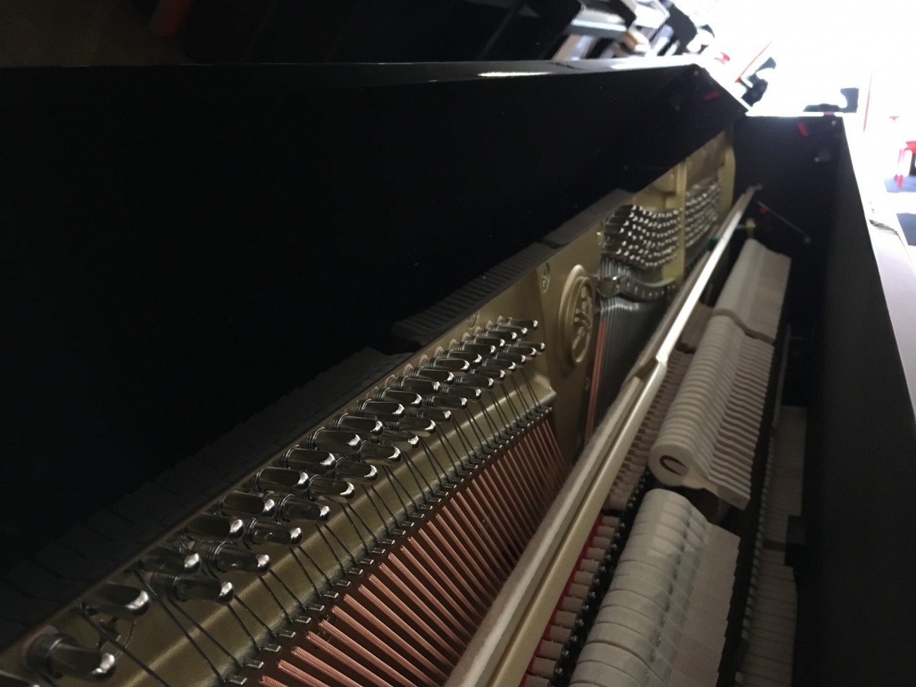 Klavier Yamaha P121 schwarz poliert (Mietrückläufer)